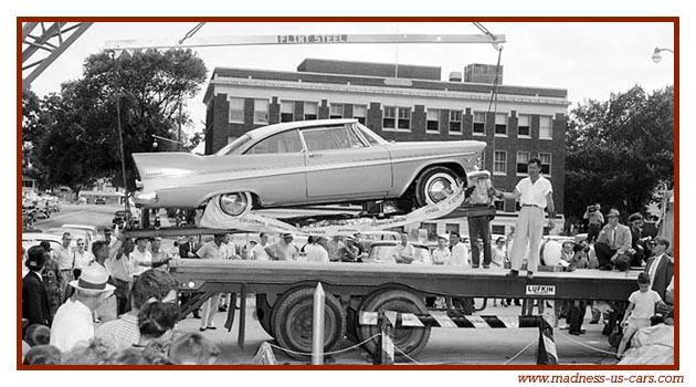 Voiture enterre en 1957