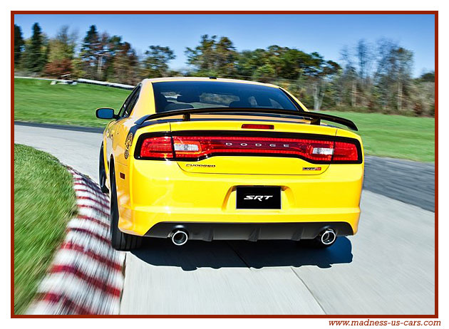 Dodge Charger SRT-8 Super Bee 2012