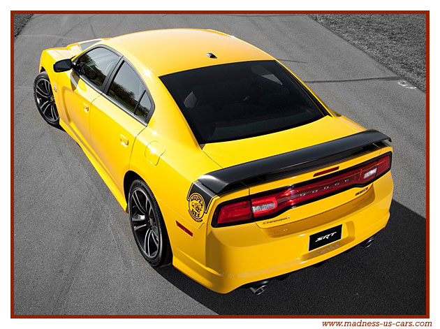 Dodge Charger SRT-8 Super Bee 2012